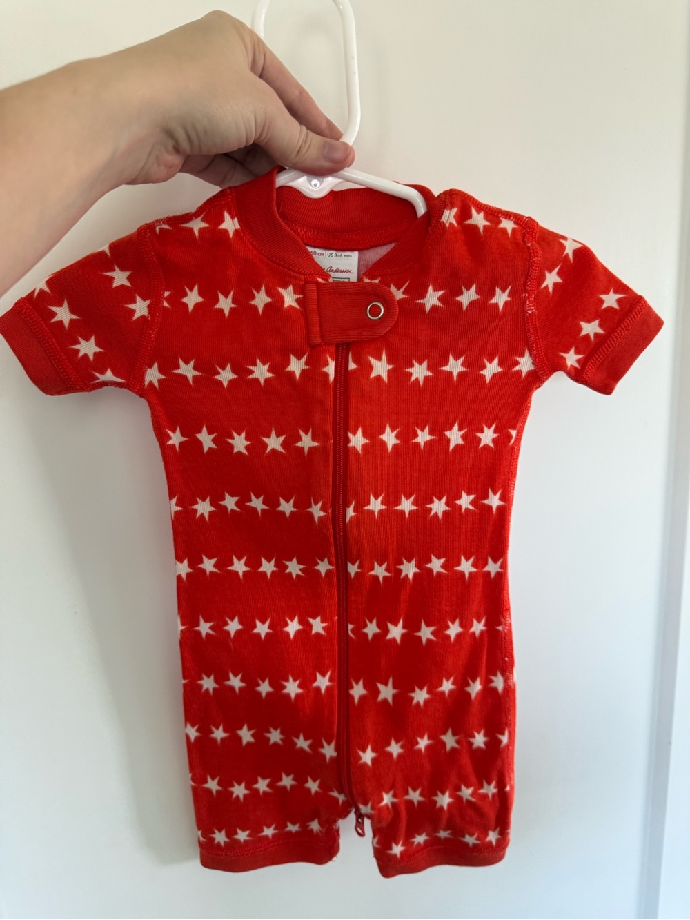 Hanna Andersson 3-6 months Red Star-Print Short Sleeve Footie